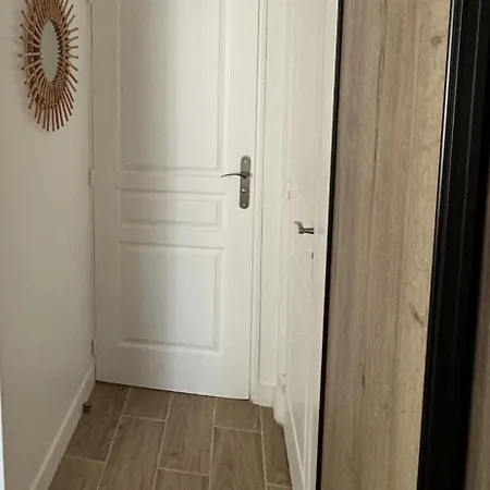 Superbe 4 Personnes Les Pieds Dans L'eau