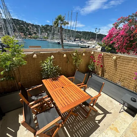 Superbe 4 Personnes Les Pieds Dans L'eau